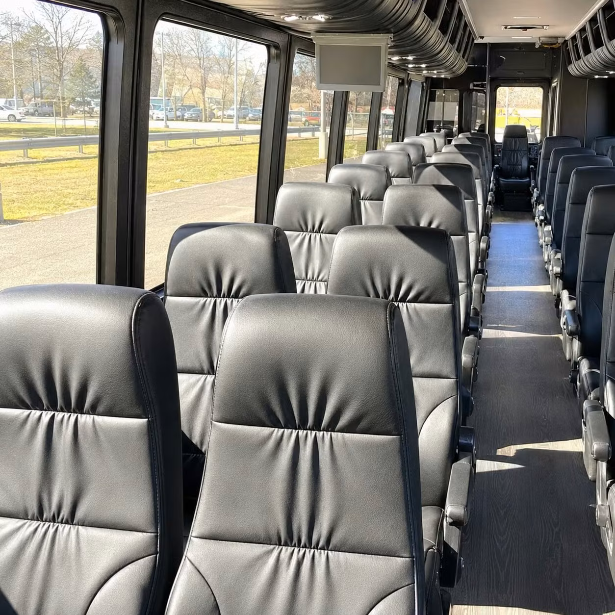 hemet 25 passenger minibus rental